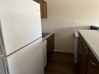 5th image of 1021 Custer Ave