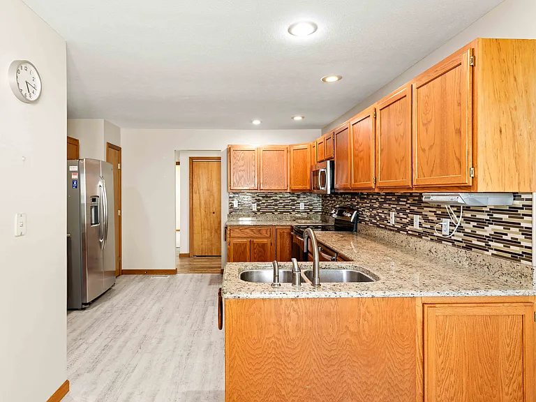 3442 Berkdale Dr — Photo 5