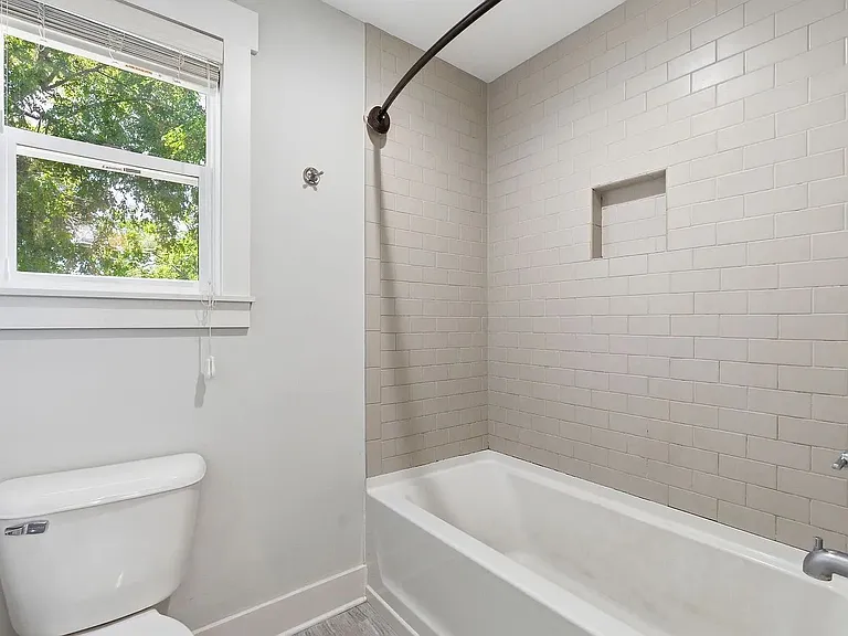 1224 Bessie Ave — Photo 17