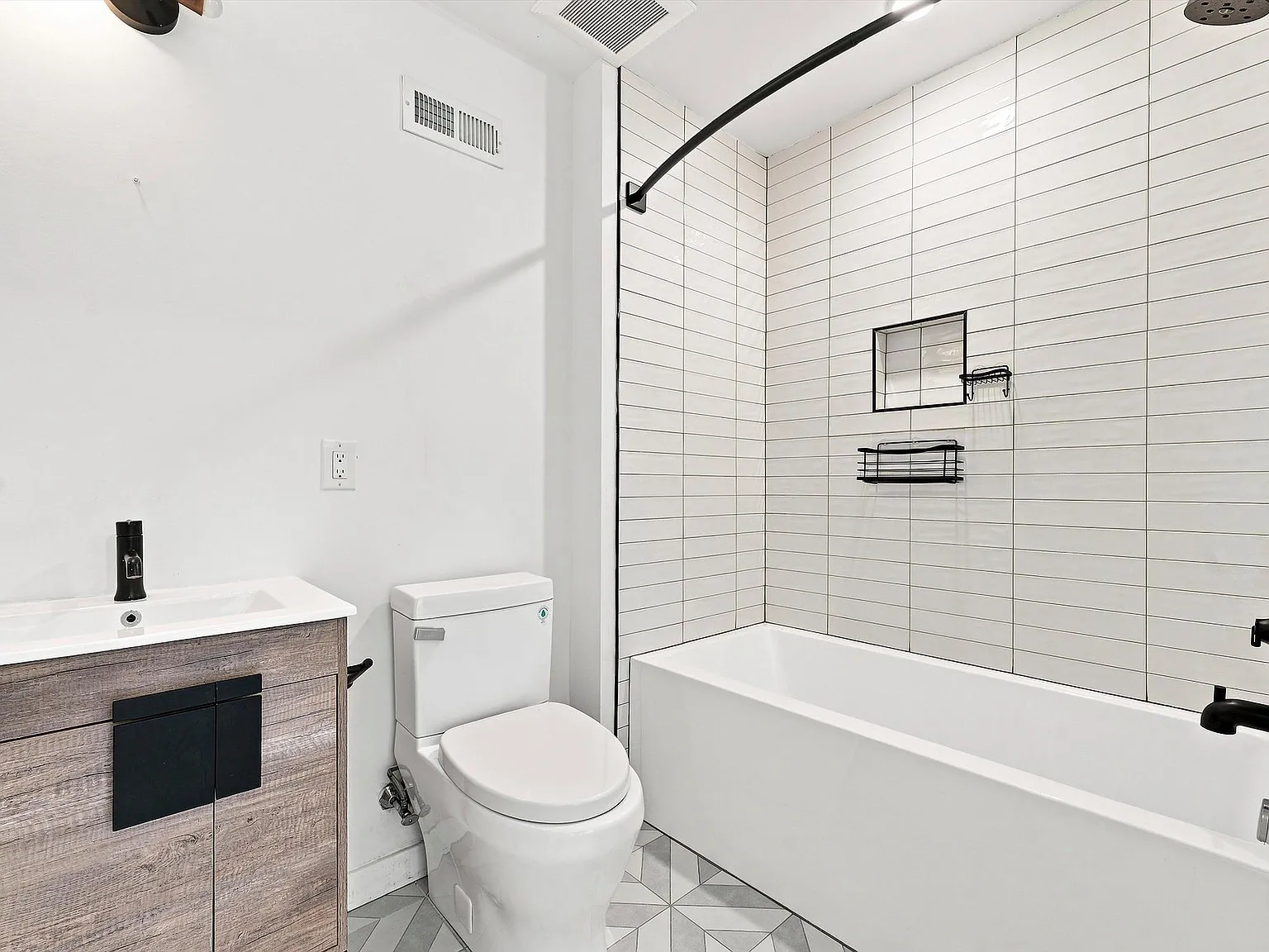 1338 N 15th ST Unit C4 — Photo 3