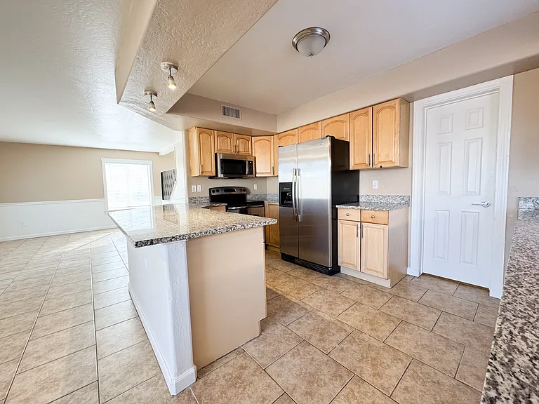 2423 S Ananea — Photo 5