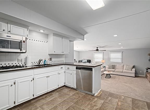 3rd image of 509 W 101st St