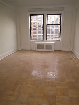 Rented by Metropolitan Equities | media 9