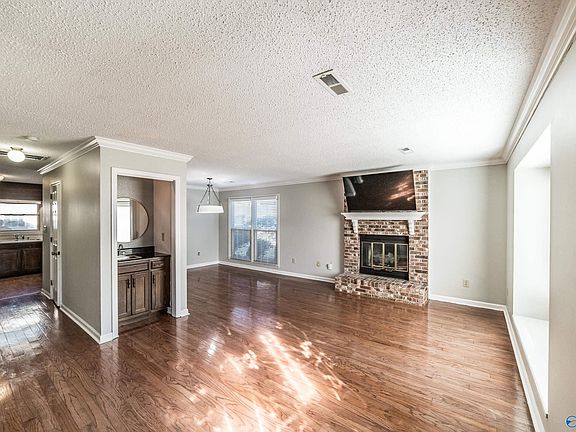 2nd image of 6950 Steeplechase Dr NW