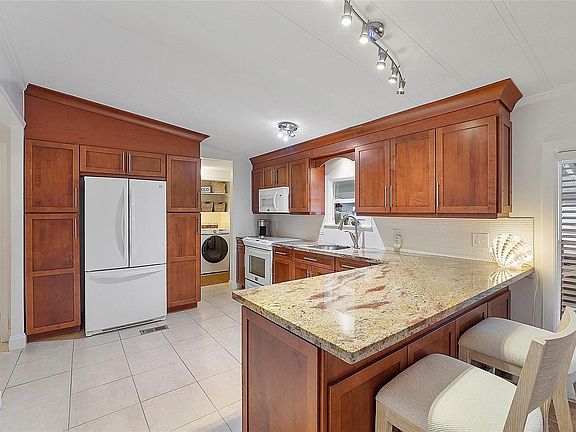 2nd image of 5311 SW 30th Avenue