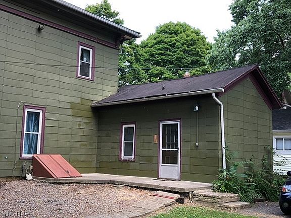 4th image of 631 High St