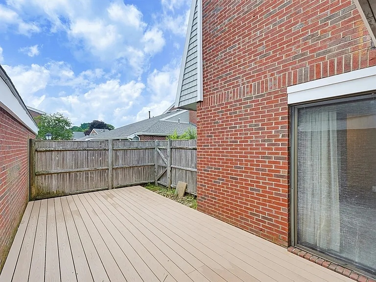 52 Rosewood Dr #52 — Photo 39