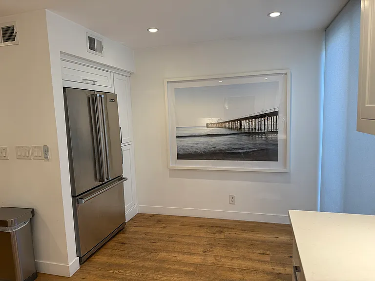 8611 Burton Way #15 — Photo 4
