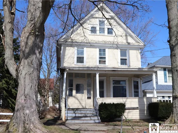 48 W 5th St, Dunkirk, NY 14048