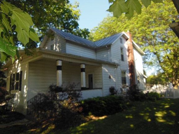 2nd image of 1043 S Sandusky Ave