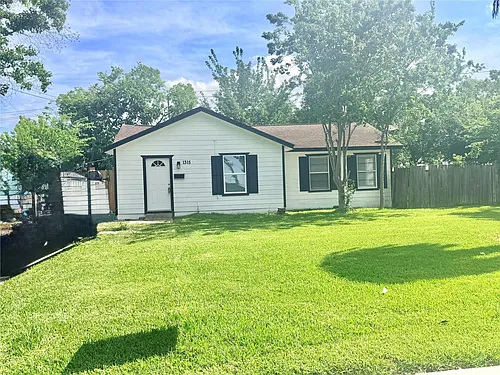 1315 Bernard St Photo 1