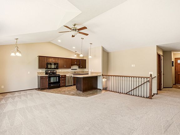 4th image of 11830 N Bedivere Dr #1