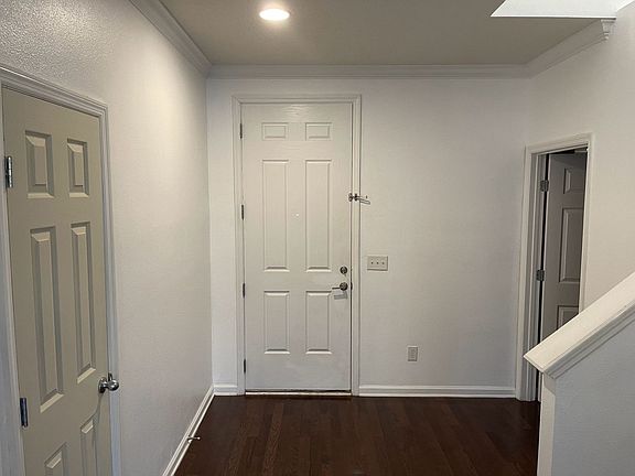 2nd image of 736 Rembrandt Ave