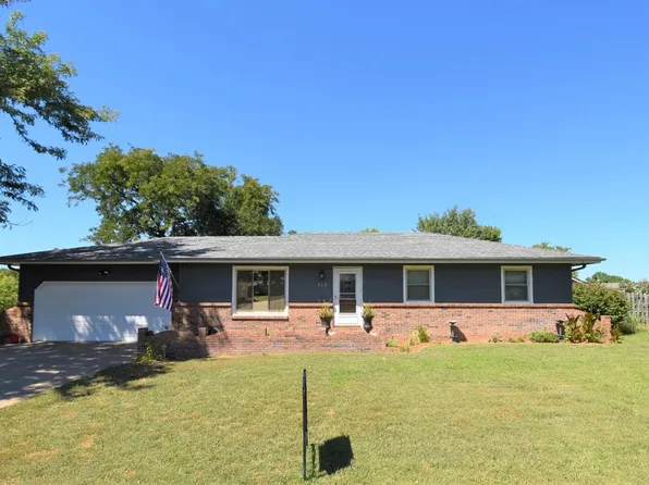 513 NE 15th St, Abilene, KS 67410