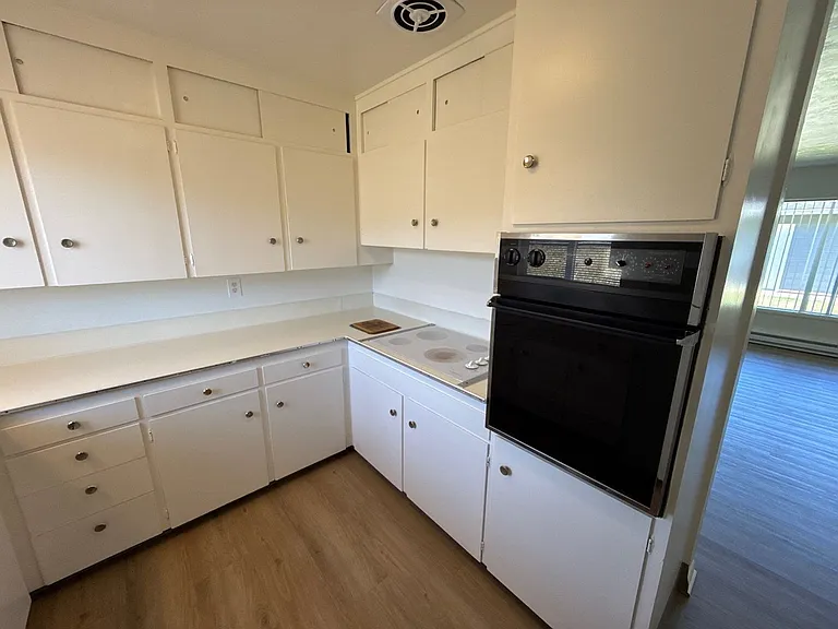 1835 Beach Ave NE #11 — Photo 8