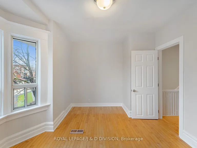1132A Dovercourt Rd — Photo 14