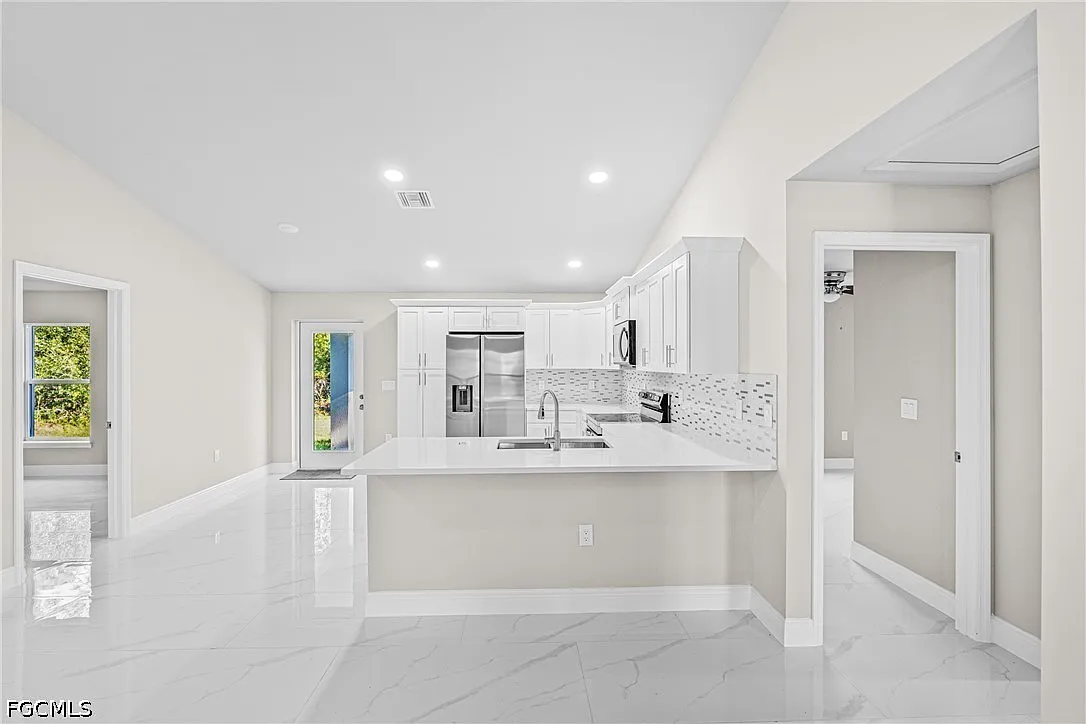 3 bed, 2.0 bath, 1258 sqft, $1,825 — Photo 4