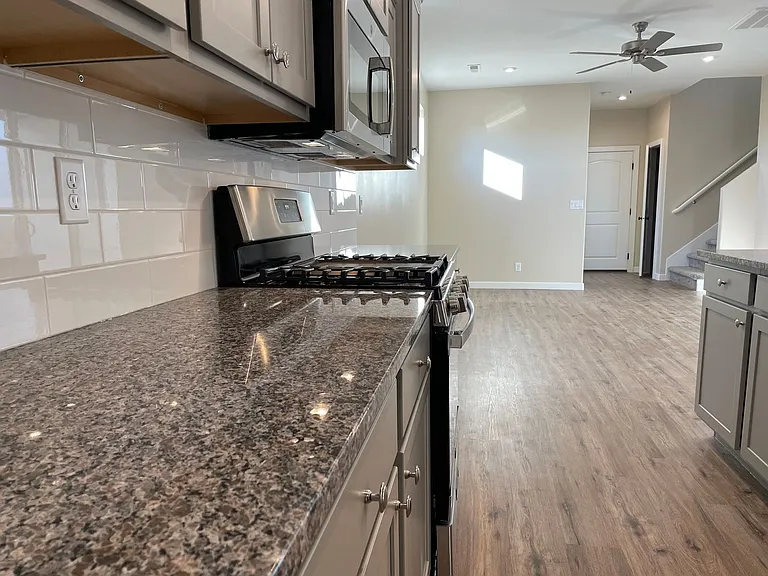 741 W Red Marble Ln — Photo 4