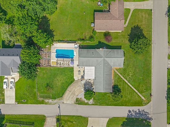 2nd image of 2154 N Meadow Dr