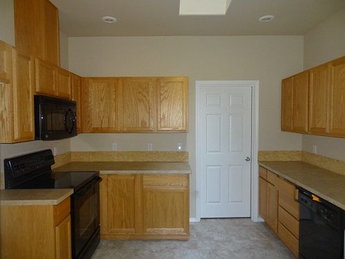 4th image of 8941 Gravelly Lake Dr SW