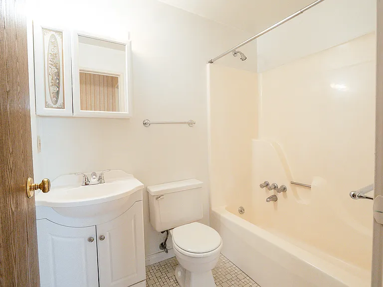 5600 Cheviot Rd #10 — Photo 5
