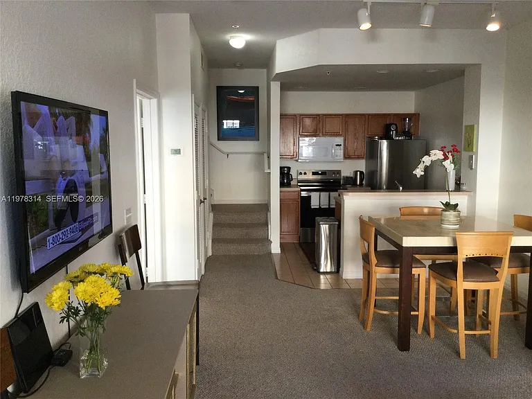 4601 Yellowgold Rd W #B8-104 — Photo 8