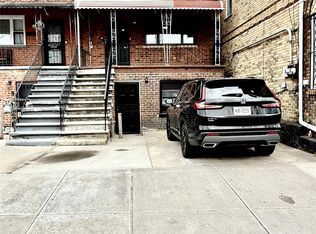 1031 E 215th St, Bronx, NY 10469