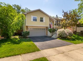 1525 Brookside Dr, Hoffman Estates, IL 60169