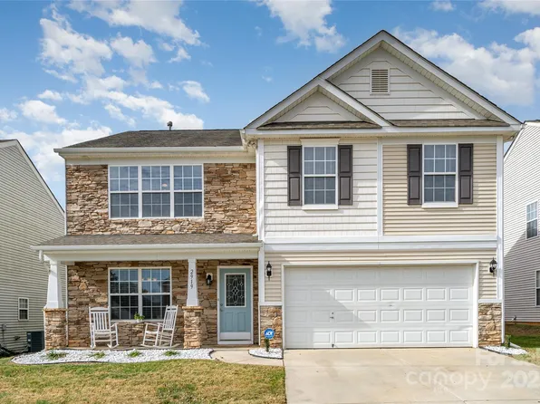 2919 Heather Ridge Rd, Dallas, NC 28034