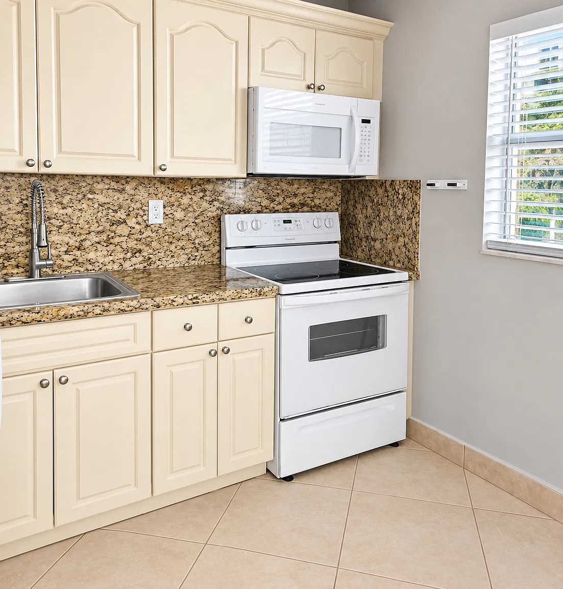 2 bed, 660 sqft, $2,000 — Photo 2