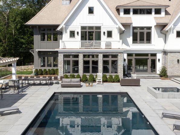107 Old Rd, Westport, CT 06880