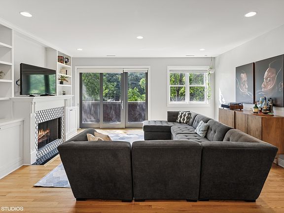 5th image of 2835 N Lakewood Ave APT 2B
