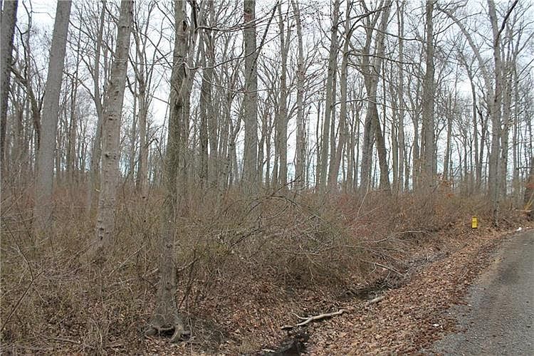 2nd image of 117 Woods Rd