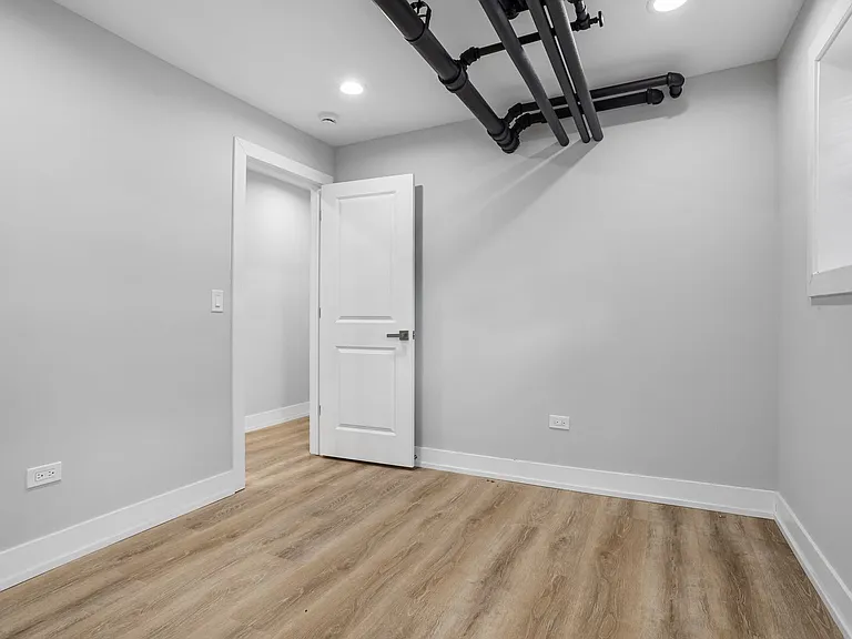 6929 N Lakewood Ave — Photo 12