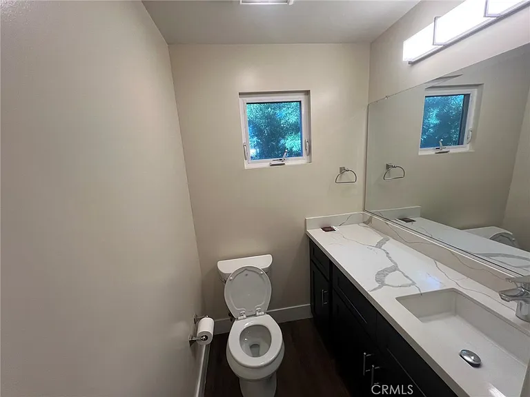 13804 Cordary Ave — Photo 31