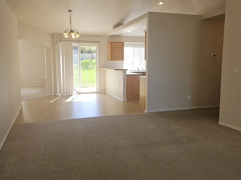 6086 S Guitar Ave — Photo 2