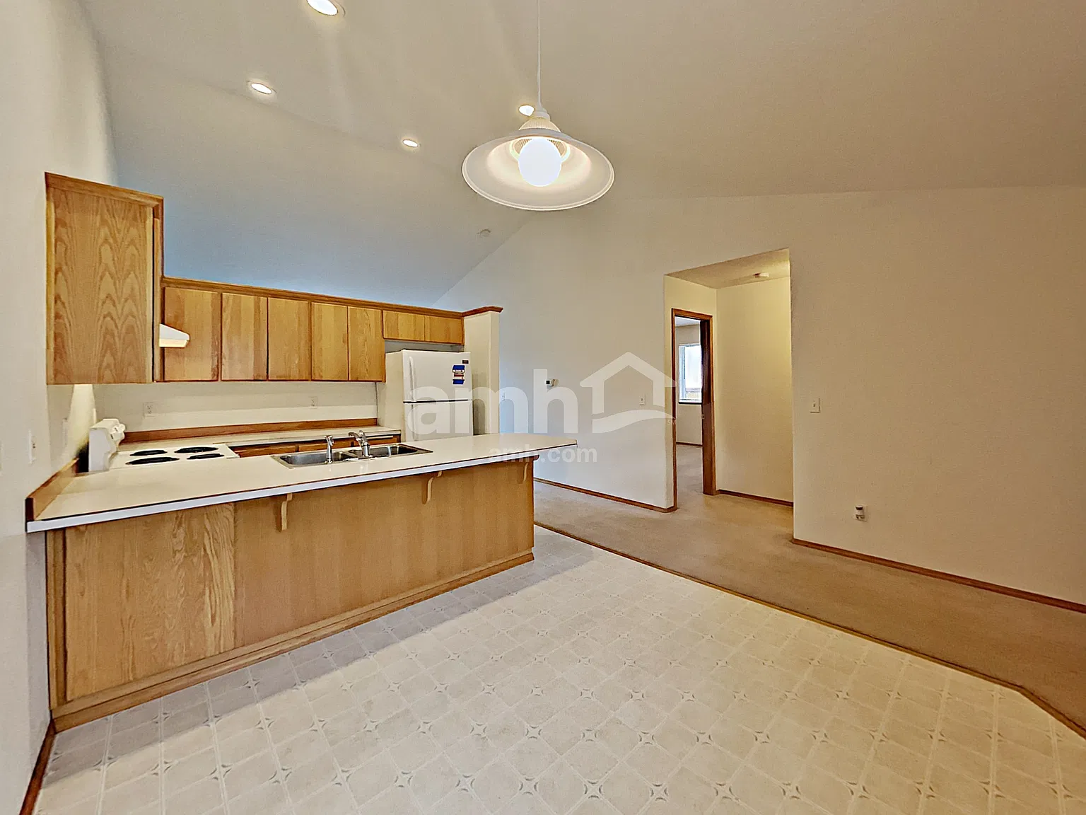 3 bed, 2.0 bath, 1154 sqft, $2,410 — Photo 4