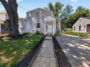 608 Burgundy Dr, Rockville, MD 20850