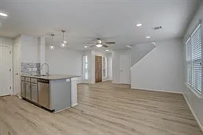 1304 Robin St — Photo 4