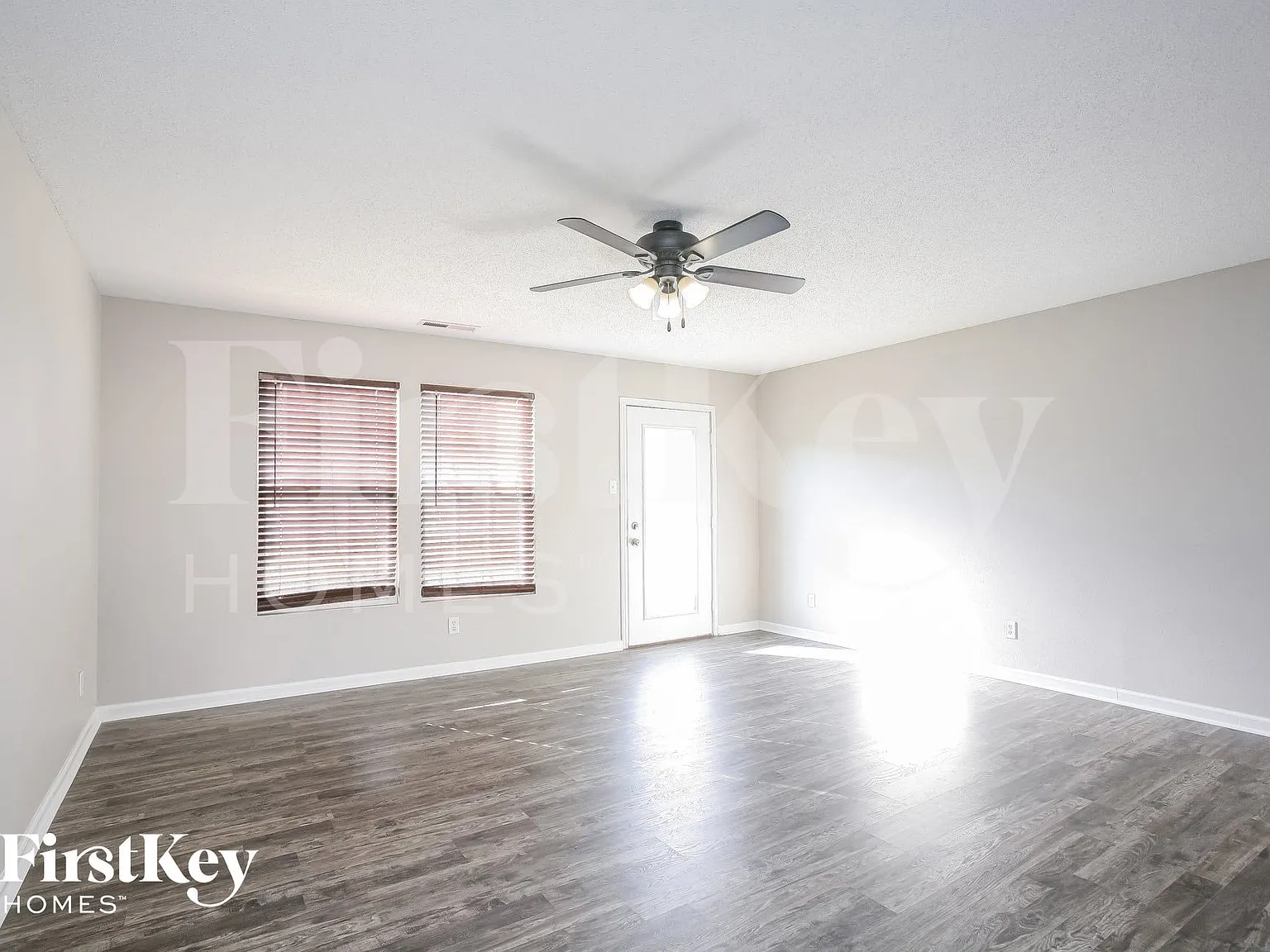 3 bed, 2.0 bath, 1526 sqft, $1,915 — Photo 3