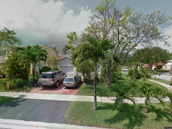 8741 SW 10th Street, Pembroke Pines, FL 33025