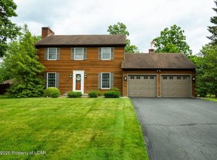 1024 Aspen Dr, Mountain Top, PA 18707