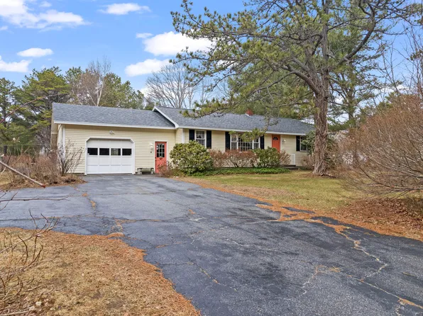 2 Raymond Road, Topsham, ME 04086