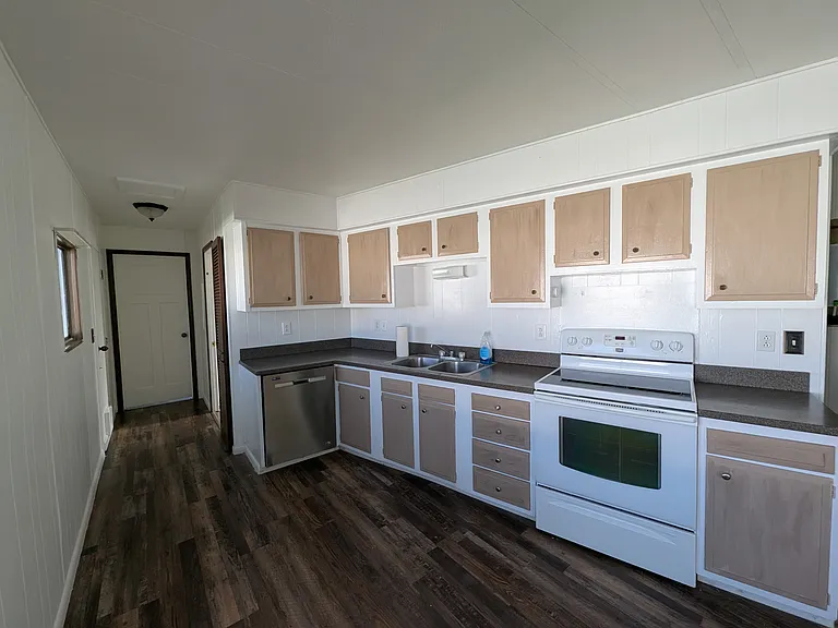 4 Wisconsin Creek Rd #10 — Photo 16