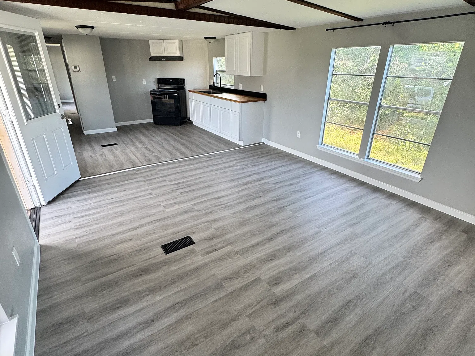 2 bed, 950 sqft, $2,600 — Photo 3
