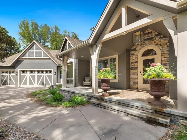 3565 Crestmoor Dr, Woodbury, MN 55125