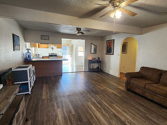 4th image of 1205 Montclaire Ave