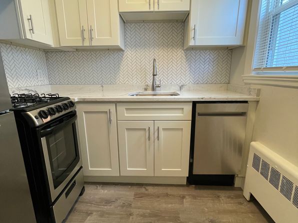 93 Winthrop Shore Dr #1