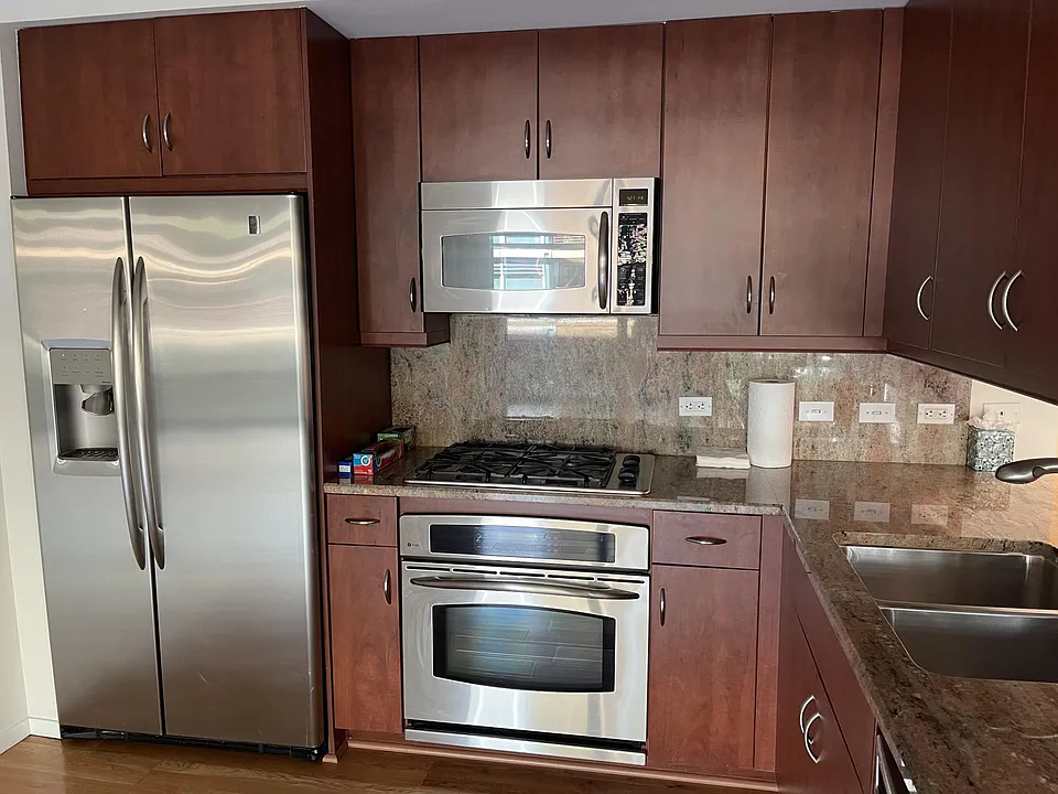 7147 E Rancho Vista Dr #4008