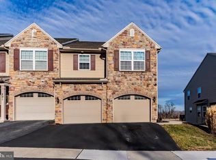 289 Fieldstone Ct #94, New Cumberland, PA 17070